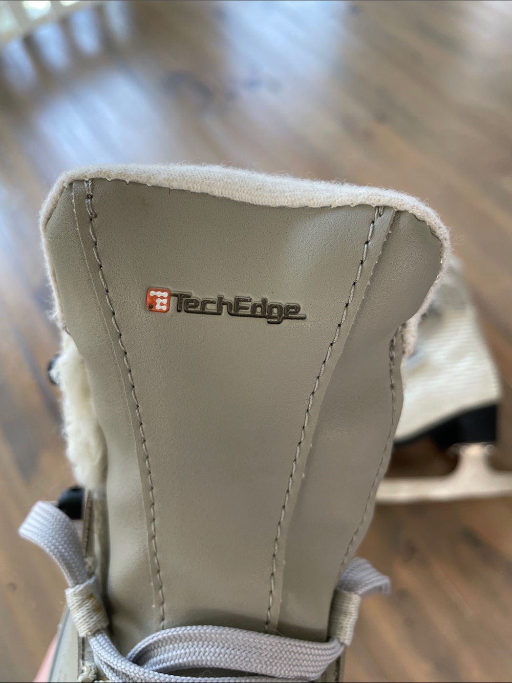 TechEdge Figure Skates 9 - Picture 8 of 13